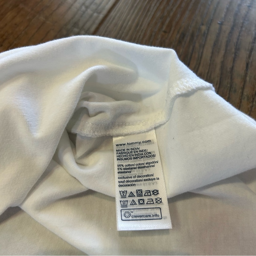 Tommy Hilfiger V-Neck T-Shirt White XL - Picture 9 of 9